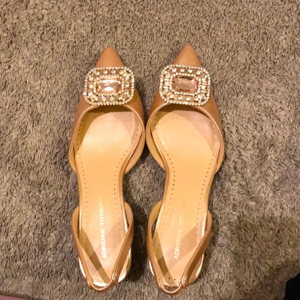 Adrienne Vittadini Champagne heel size 8 .